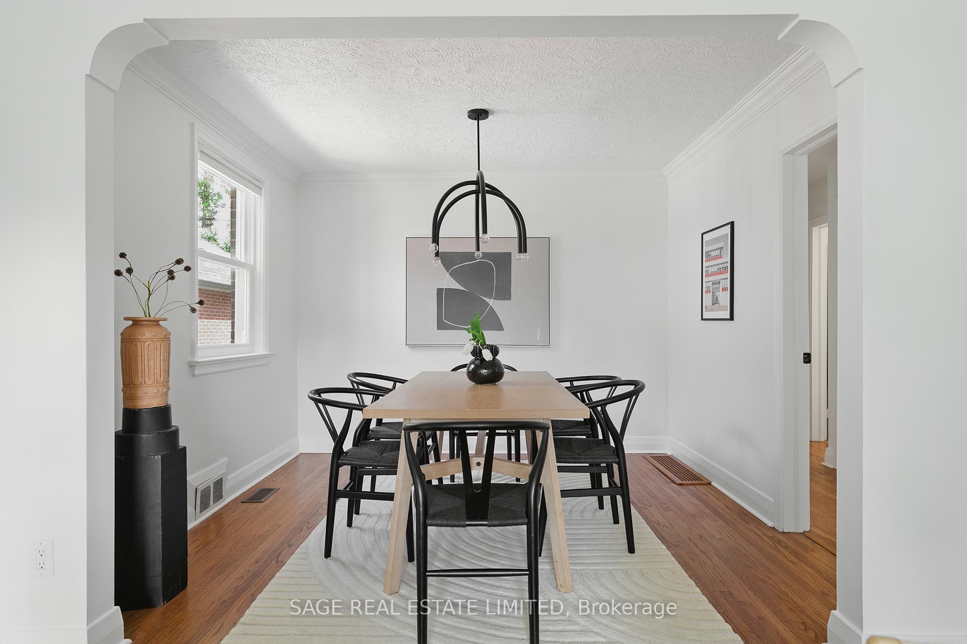 Photo 8 of 14 Long Crescent, Toronto, The Beaches — HOMEH