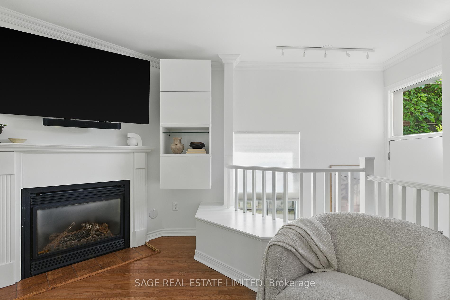 Photo 14 of 14 Long Crescent, Toronto, The Beaches — HOMEH