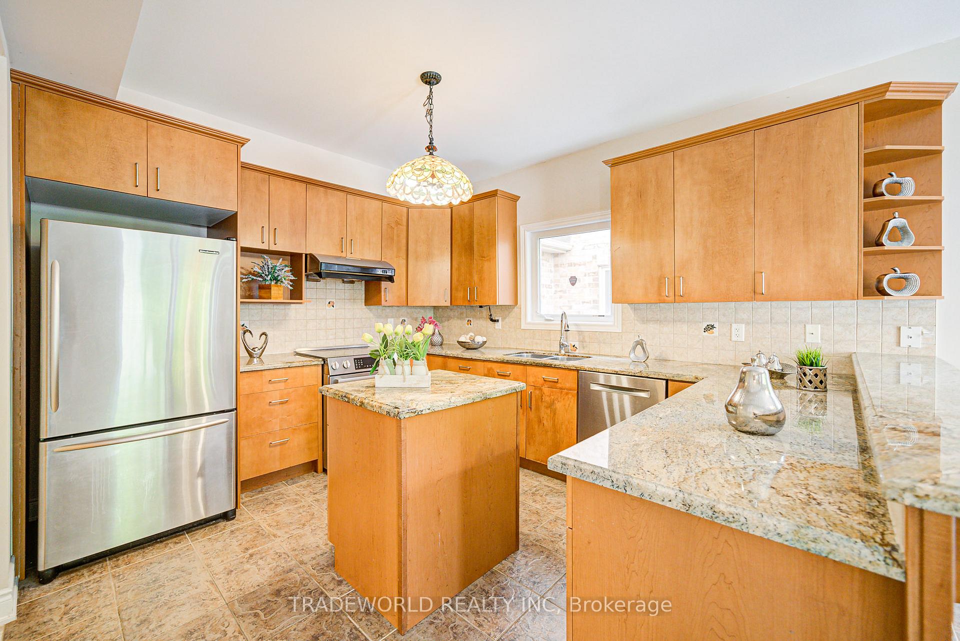 Photo 36 of 178 Seabreeze Avenue, Vaughan, Patterson — HOMEH