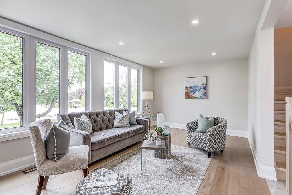 Photo 4 of 7 Brookmere Road, Etobicoke, Rexdale-Kipling — HOMEH