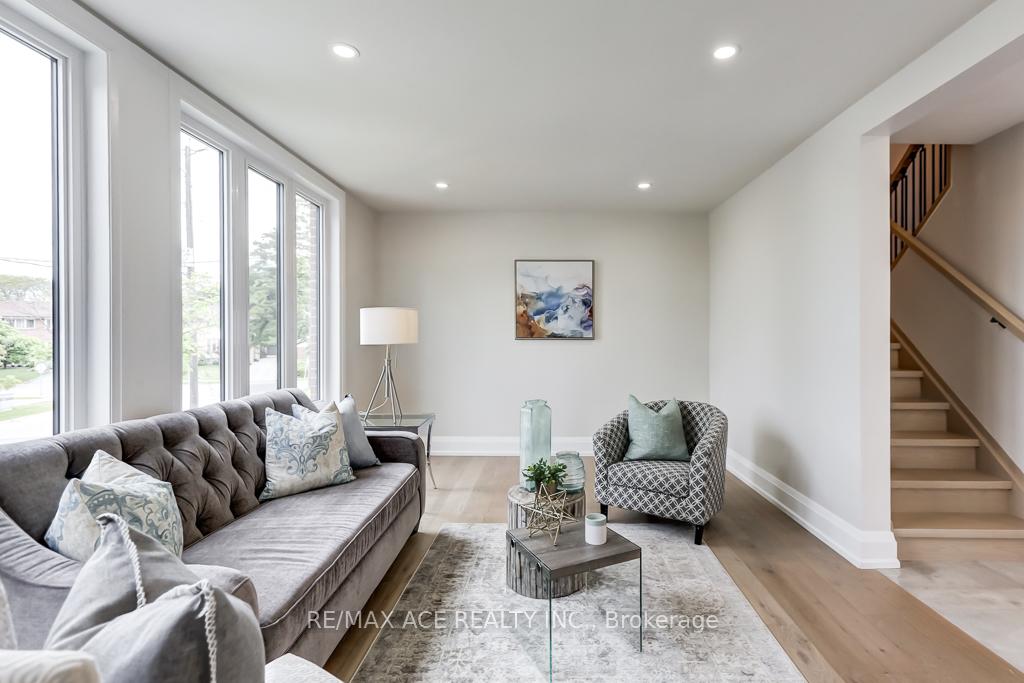 Photo 6 of 7 Brookmere Road, Etobicoke, Rexdale-Kipling — HOMEH