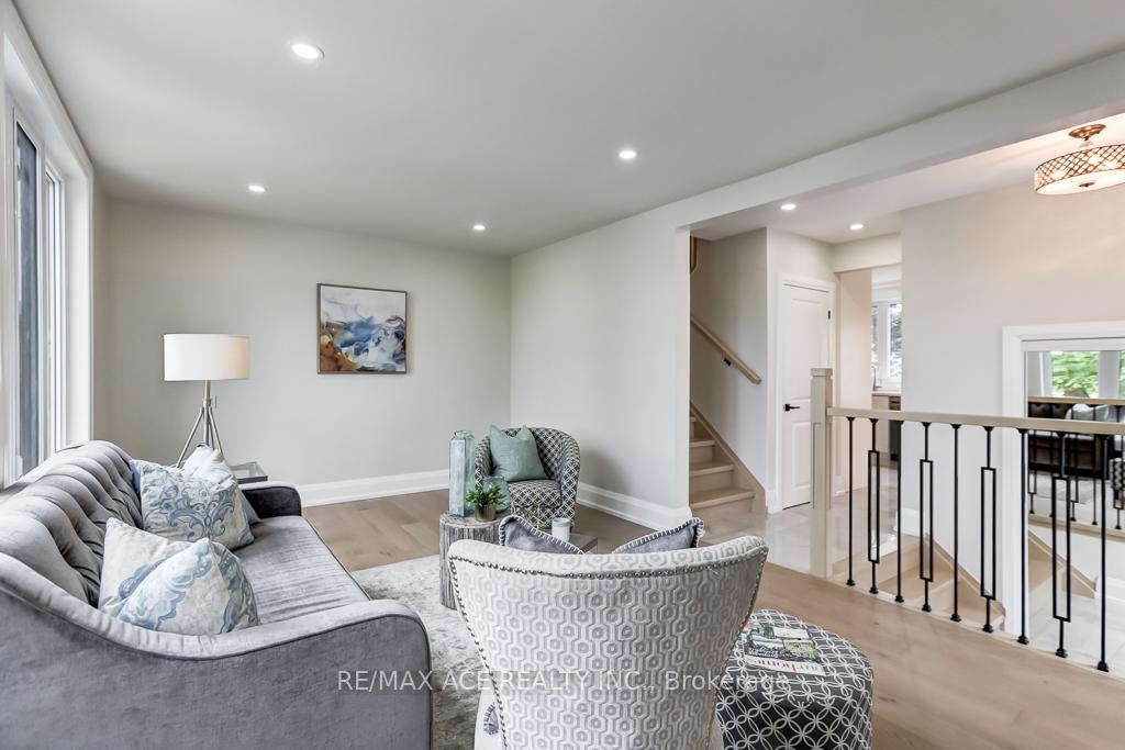 Photo 8 of 7 Brookmere Road, Etobicoke, Rexdale-Kipling — HOMEH