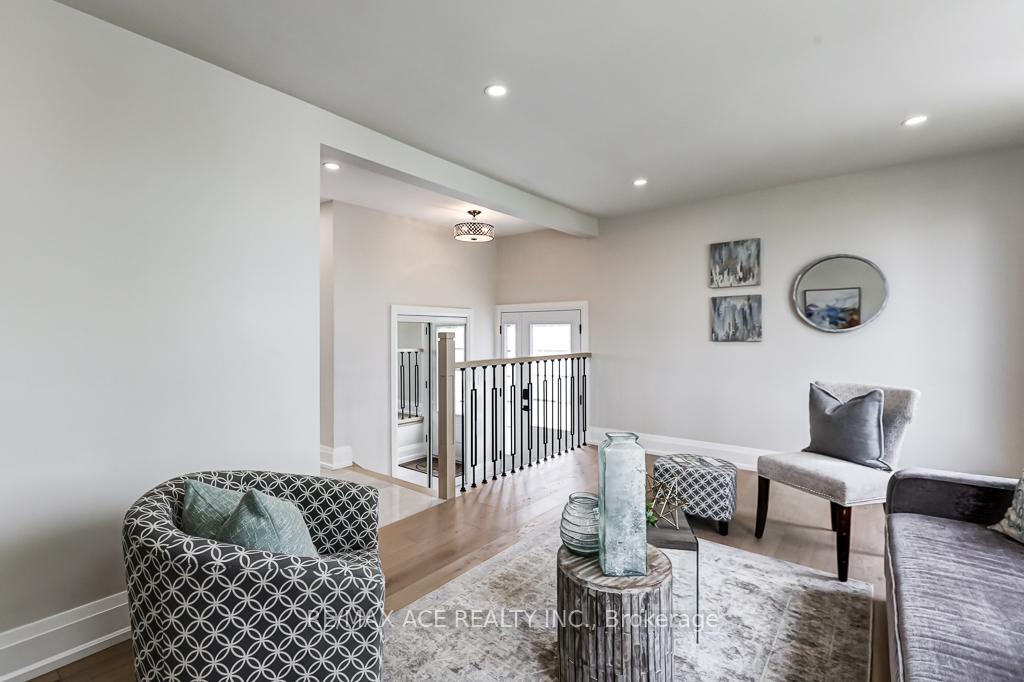Photo 9 of 7 Brookmere Road, Etobicoke, Rexdale-Kipling — HOMEH