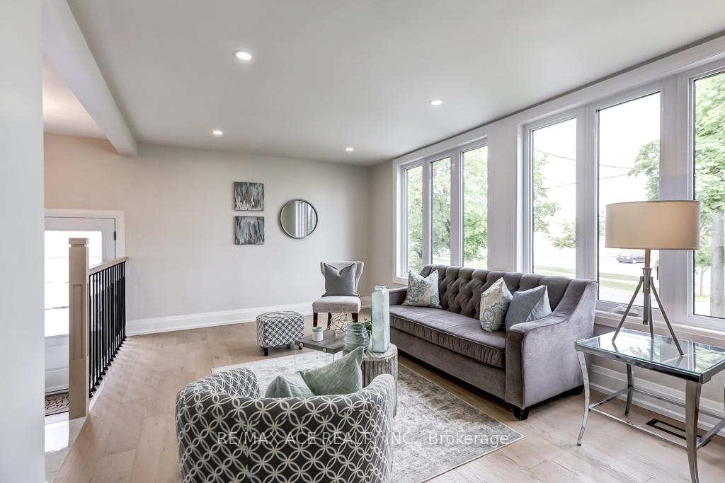 Photo 12 of 7 Brookmere Road, Etobicoke, Rexdale-Kipling — HOMEH