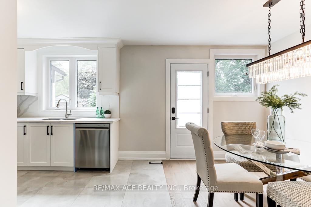 Photo 13 of 7 Brookmere Road, Etobicoke, Rexdale-Kipling — HOMEH