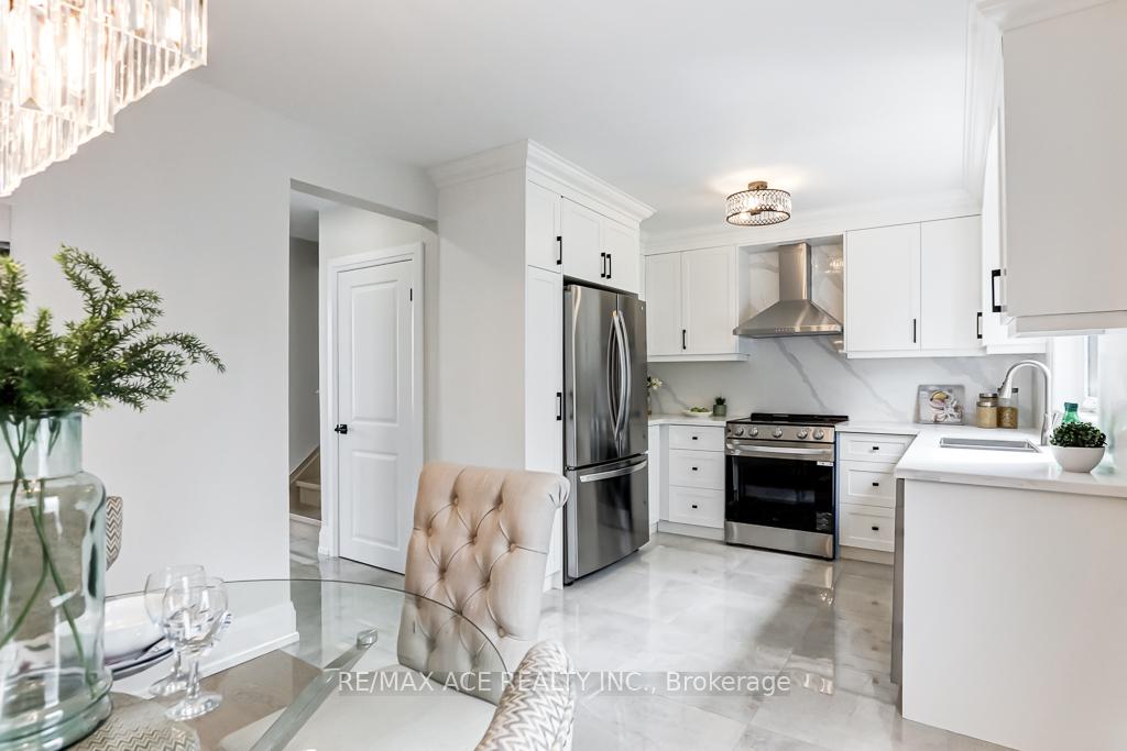 Photo 16 of 7 Brookmere Road, Etobicoke, Rexdale-Kipling — HOMEH