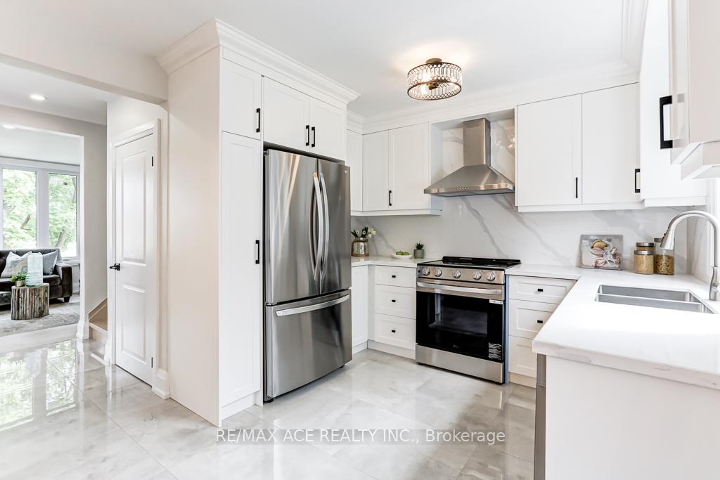 Photo 27 of 7 Brookmere Road, Etobicoke, Rexdale-Kipling — HOMEH