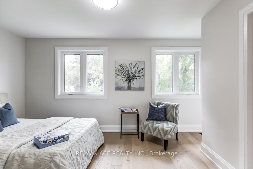 Photo 11 of 7 Brookmere Road, Etobicoke, Rexdale-Kipling — HOMEH