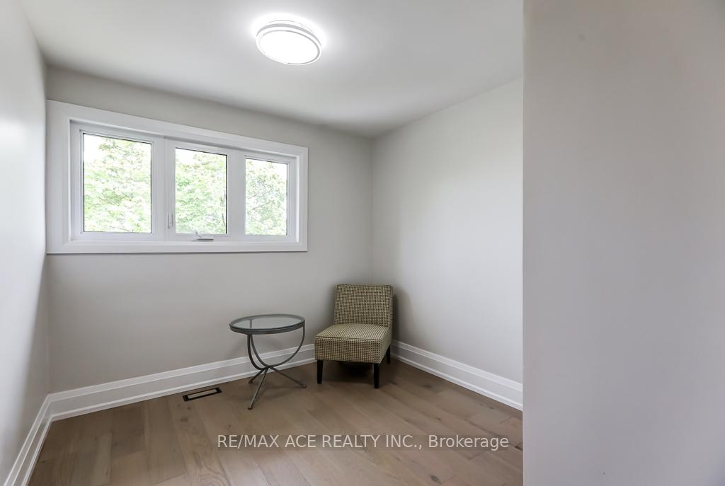 Photo 25 of 7 Brookmere Road, Etobicoke, Rexdale-Kipling — HOMEH