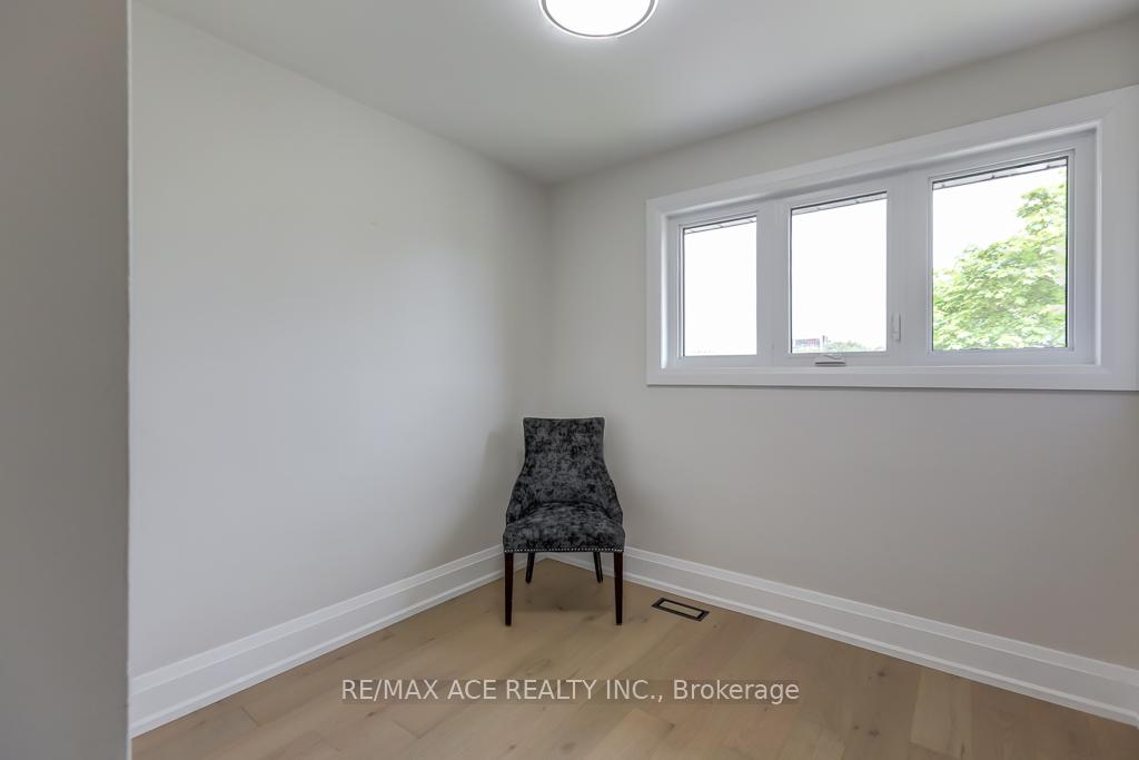 Photo 19 of 7 Brookmere Road, Etobicoke, Rexdale-Kipling — HOMEH