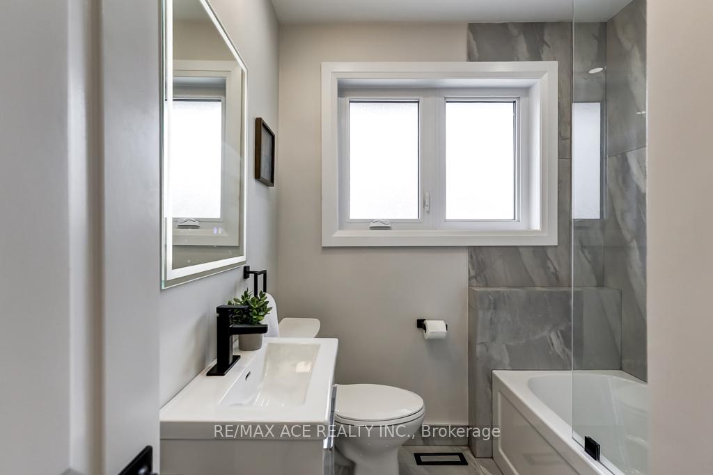 Photo 22 of 7 Brookmere Road, Etobicoke, Rexdale-Kipling — HOMEH