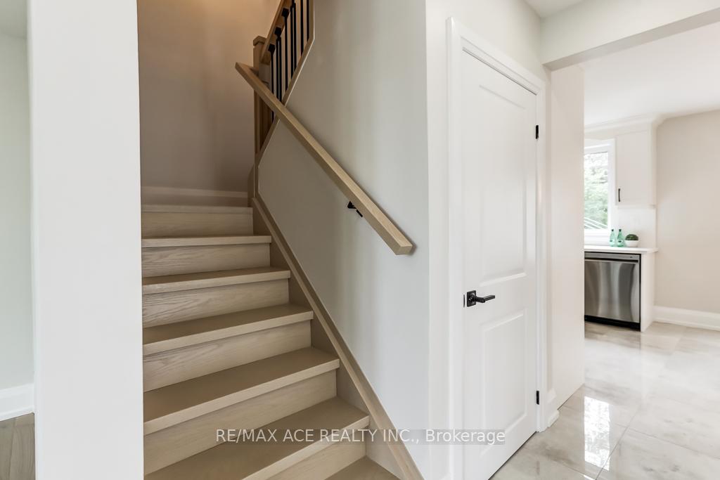 Photo 23 of 7 Brookmere Road, Etobicoke, Rexdale-Kipling — HOMEH