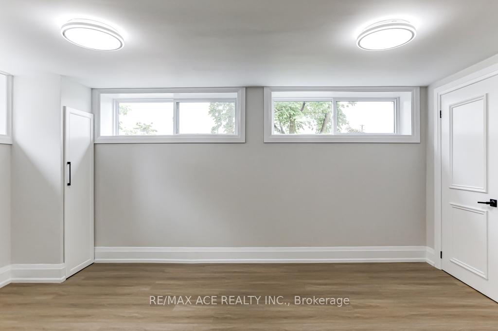 Photo 20 of 7 Brookmere Road, Etobicoke, Rexdale-Kipling — HOMEH