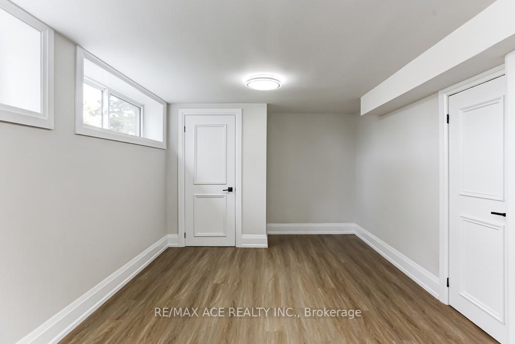 Photo 32 of 7 Brookmere Road, Etobicoke, Rexdale-Kipling — HOMEH