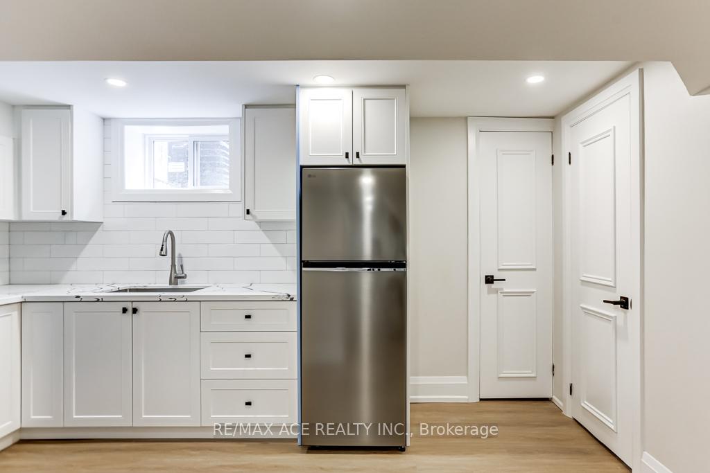 Photo 24 of 7 Brookmere Road, Etobicoke, Rexdale-Kipling — HOMEH