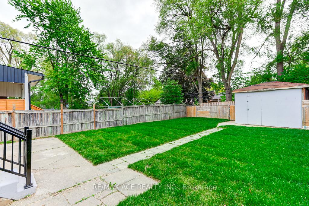 Photo 38 of 7 Brookmere Road, Etobicoke, Rexdale-Kipling — HOMEH