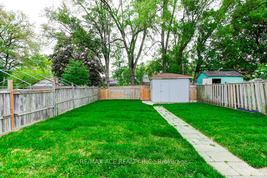 Photo 34 of 7 Brookmere Road, Etobicoke, Rexdale-Kipling — HOMEH