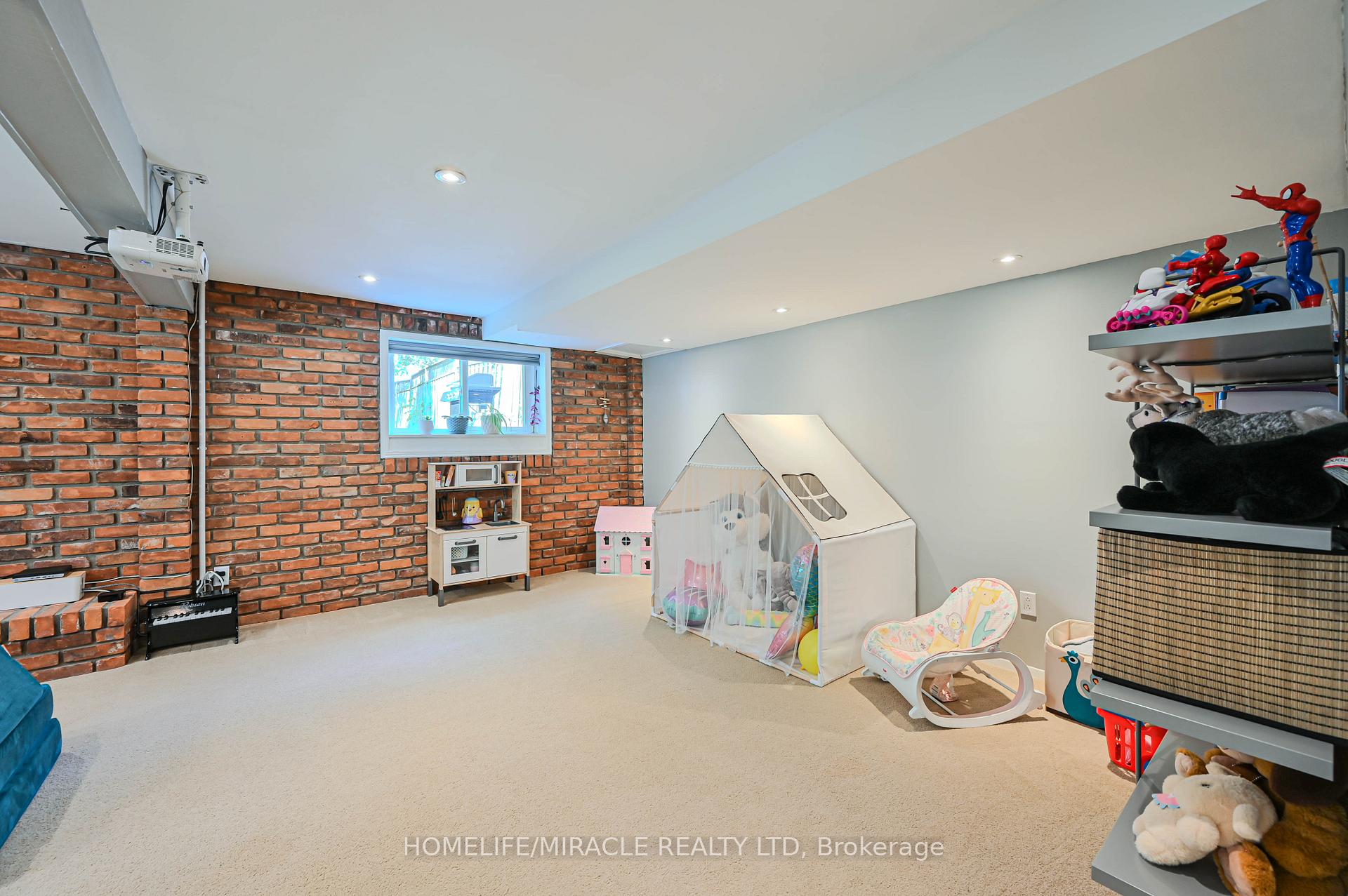 Photo 18 of 307 Magnolia Drive, Hamilton, Fessenden — HOMEH