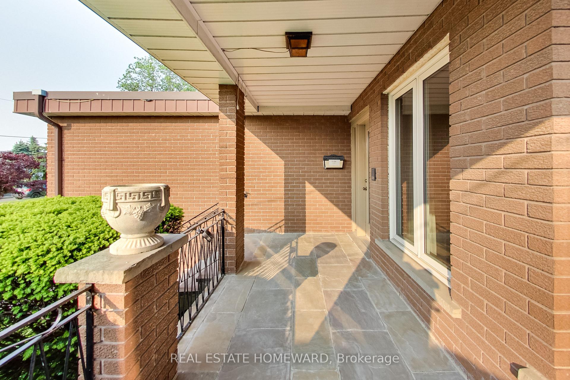 Photo 8 of 81A St Andrews Boulevard, Etobicoke, Kingsview Village-The Westway — HOMEH