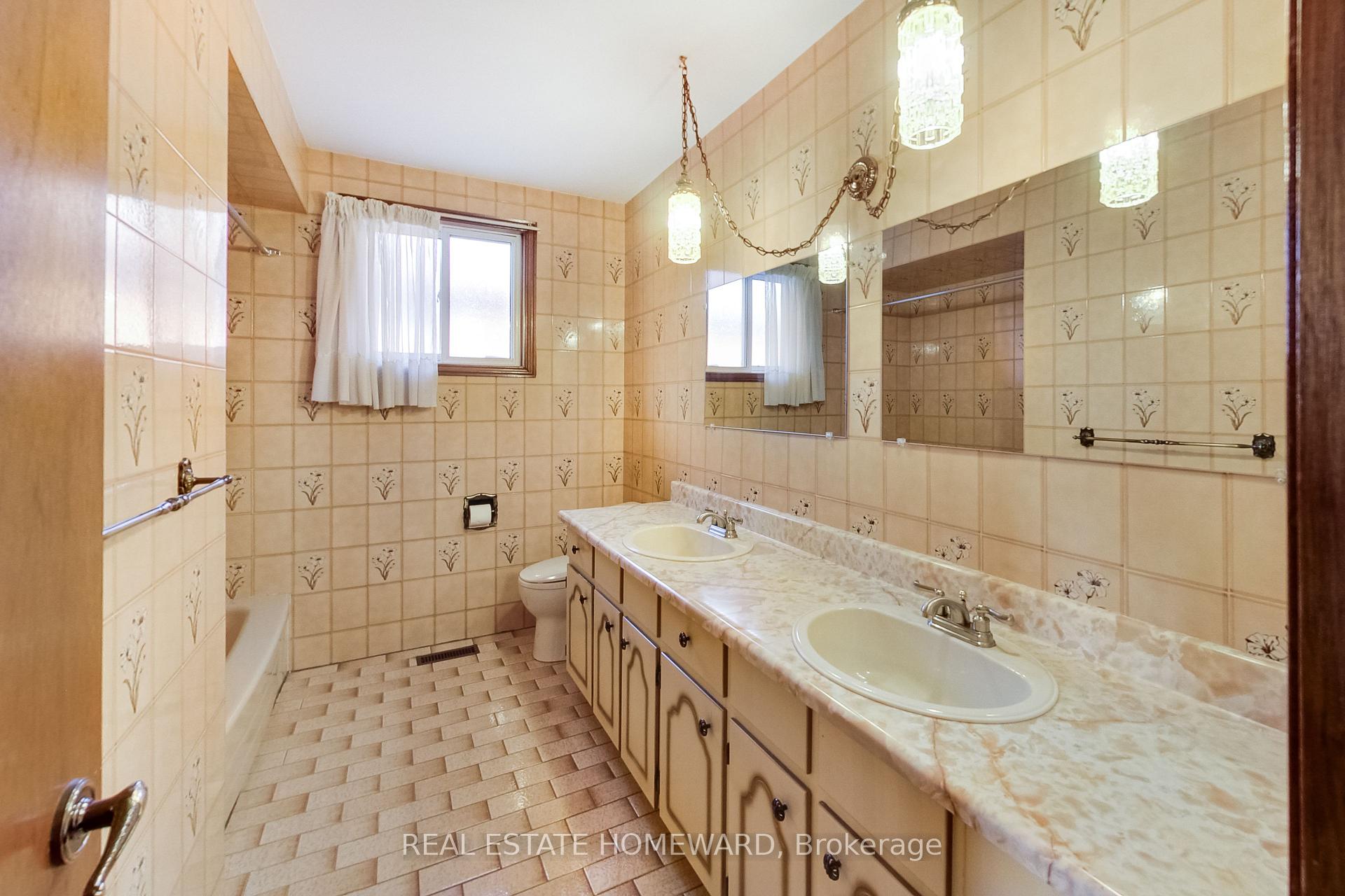 Photo 29 of 81A St Andrews Boulevard, Etobicoke, Kingsview Village-The Westway — HOMEH