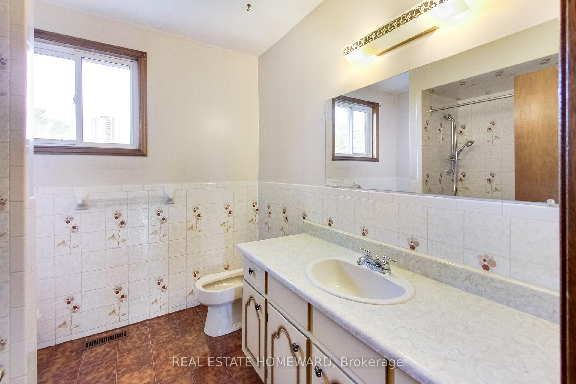 Photo 23 of 81A St Andrews Boulevard, Etobicoke, Kingsview Village-The Westway — HOMEH