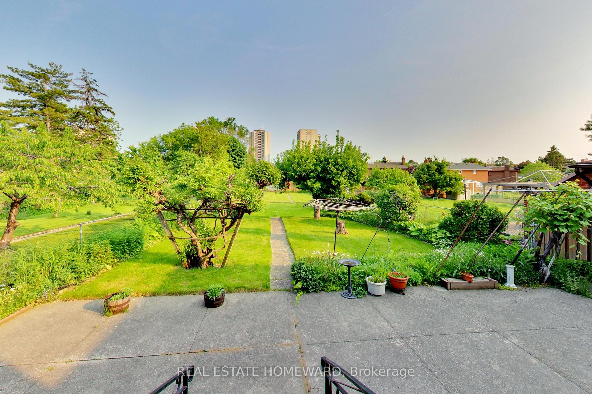 Photo 34 of 81A St Andrews Boulevard, Etobicoke, Kingsview Village-The Westway — HOMEH