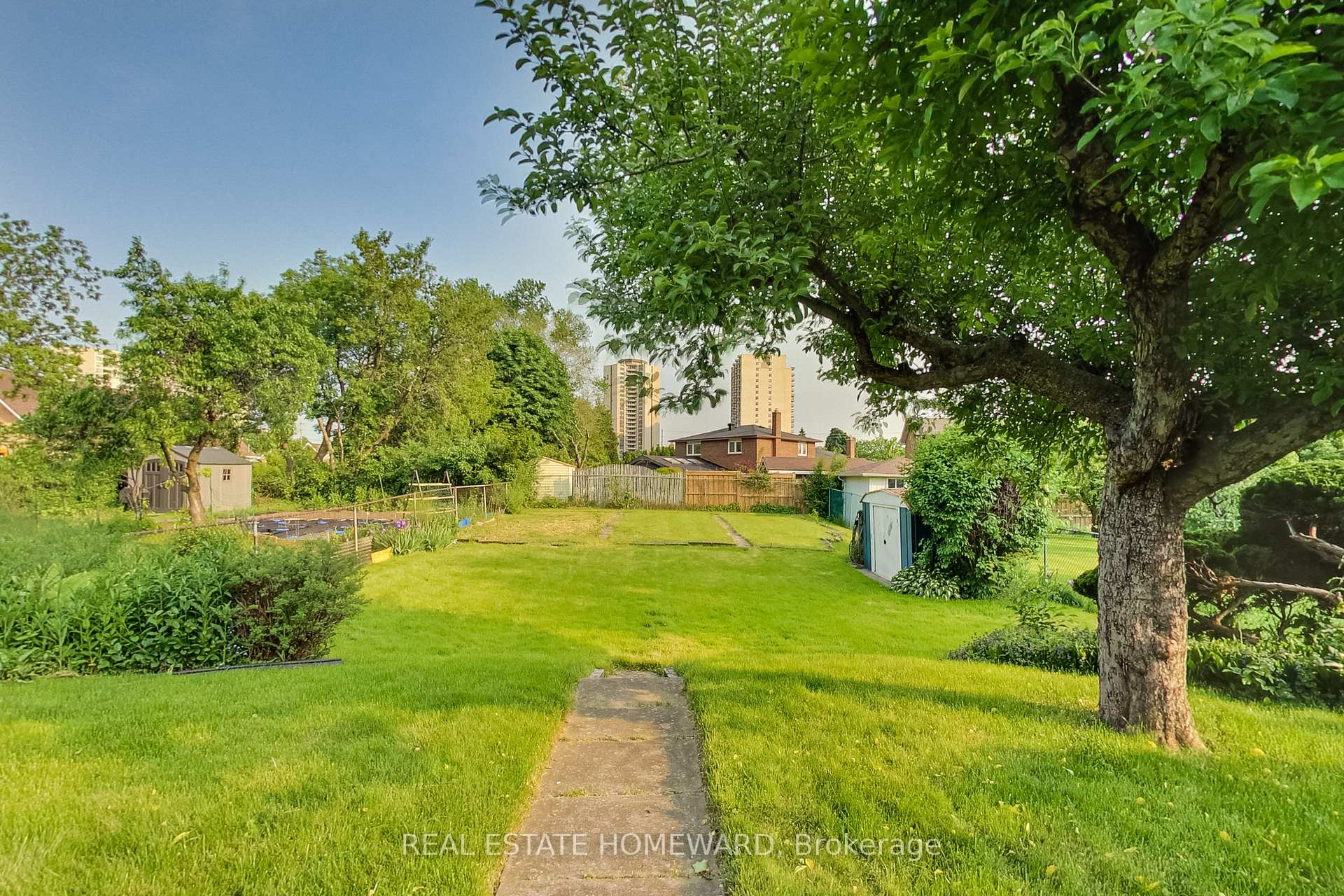Photo 35 of 81A St Andrews Boulevard, Etobicoke, Kingsview Village-The Westway — HOMEH