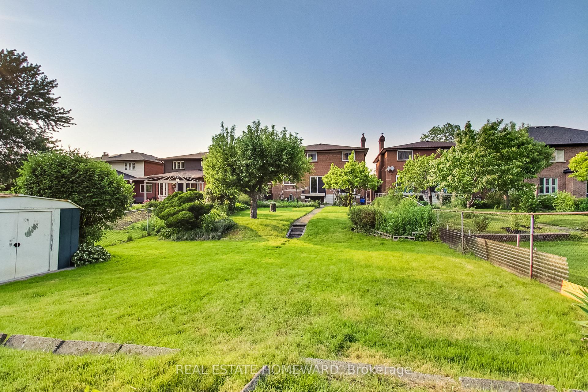 Photo 36 of 81A St Andrews Boulevard, Etobicoke, Kingsview Village-The Westway — HOMEH