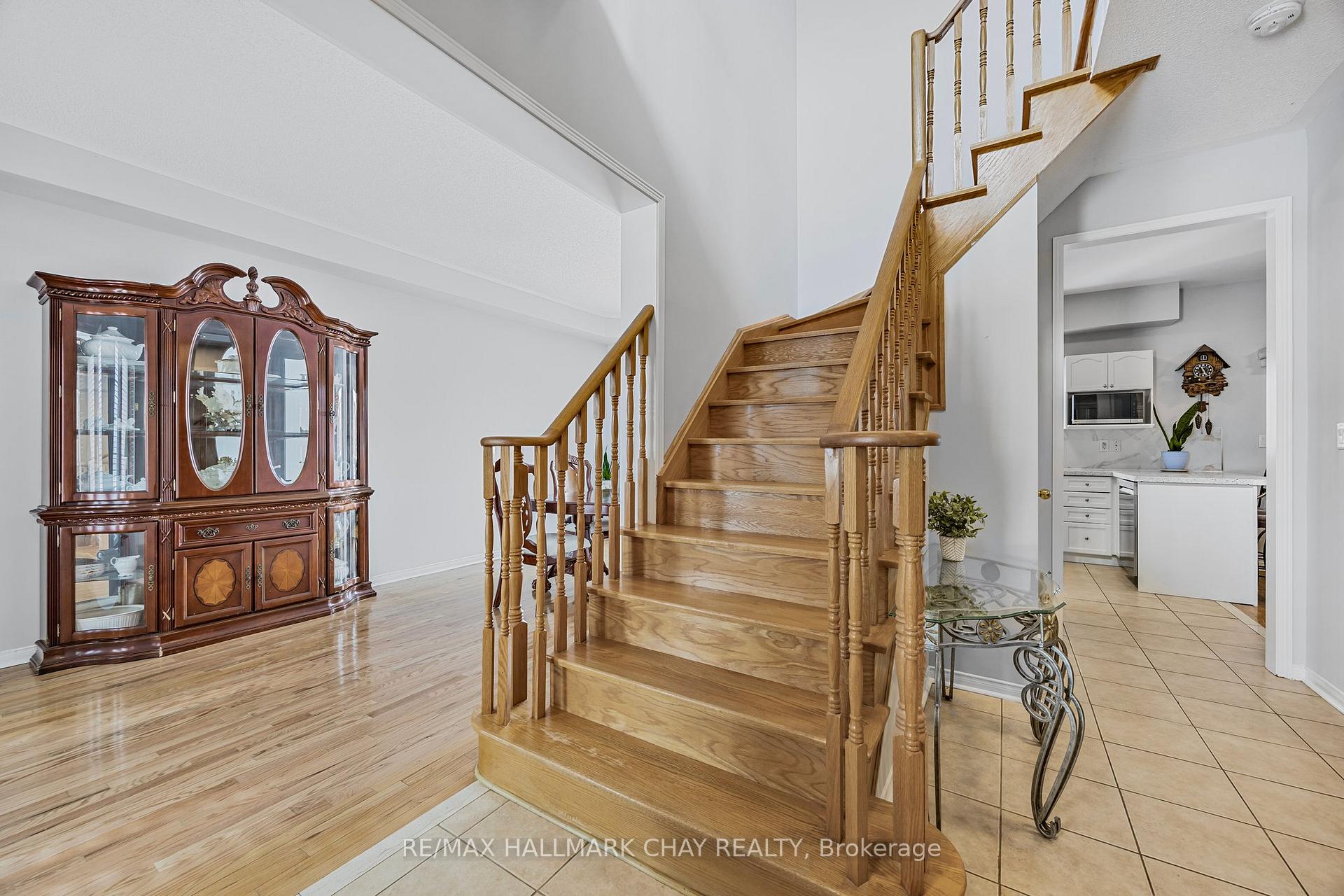 Photo 3 of 1179 Mitchell Court, Innisfil, Alcona — HOMEH