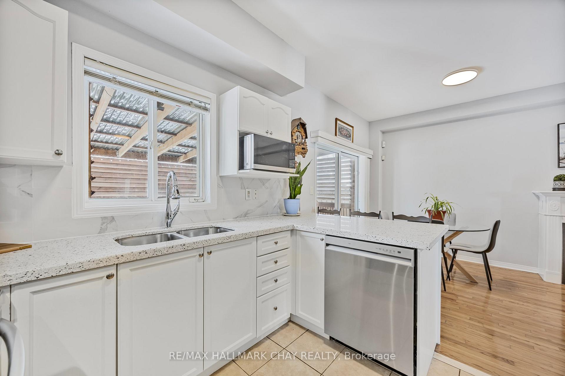 Photo 5 of 1179 Mitchell Court, Innisfil, Alcona — HOMEH