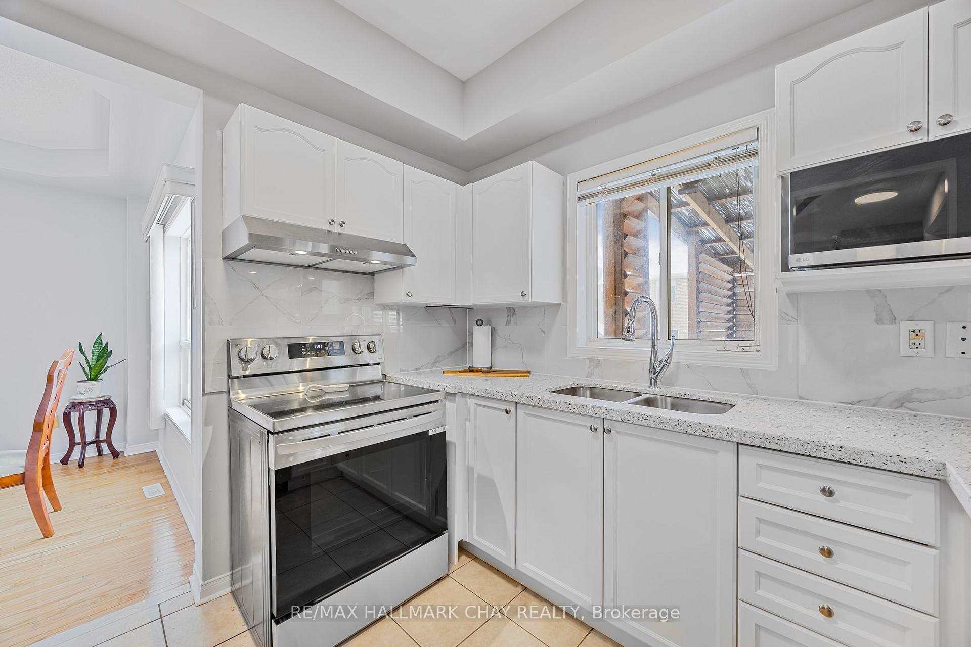 Photo 6 of 1179 Mitchell Court, Innisfil, Alcona — HOMEH
