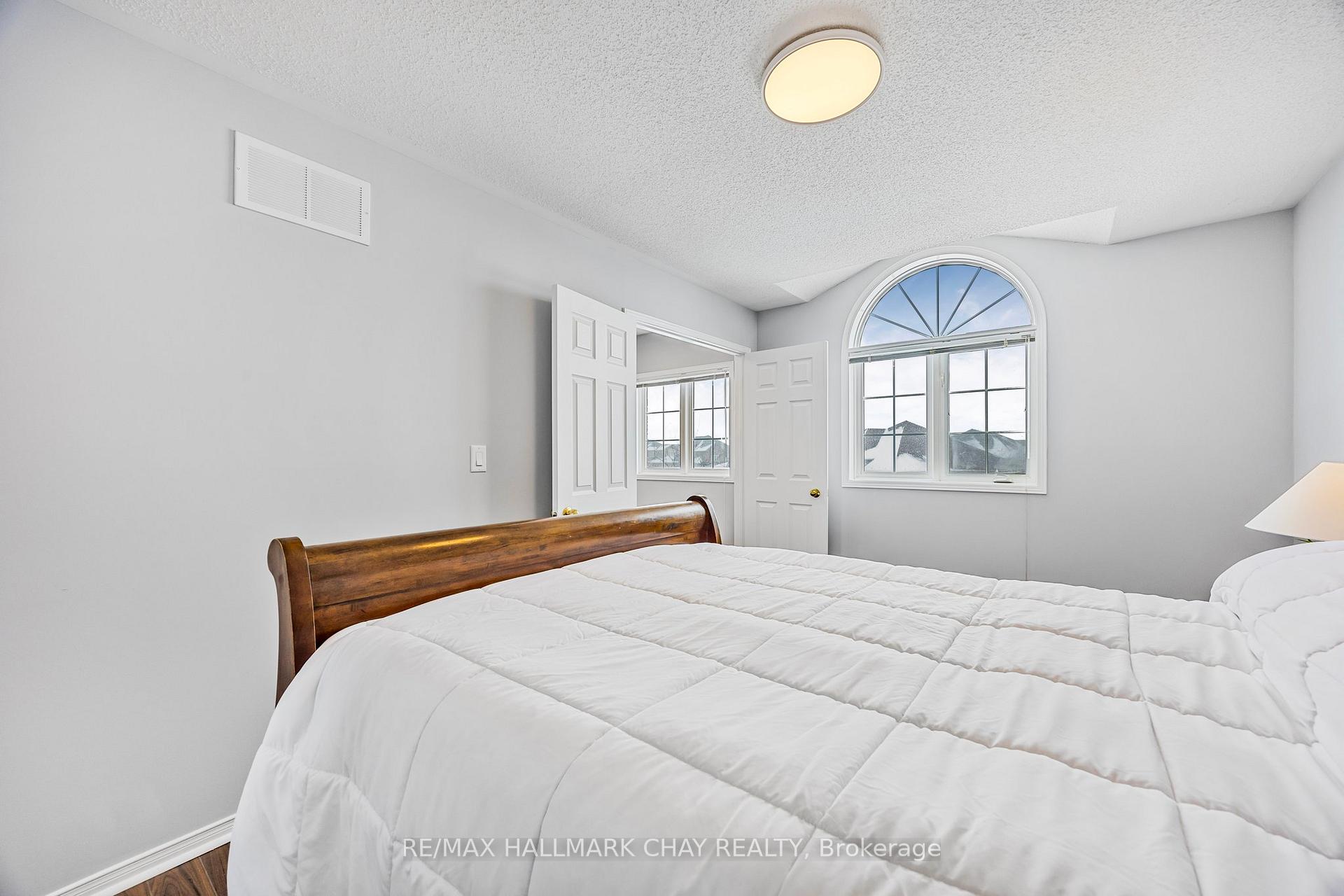 Photo 12 of 1179 Mitchell Court, Innisfil, Alcona — HOMEH