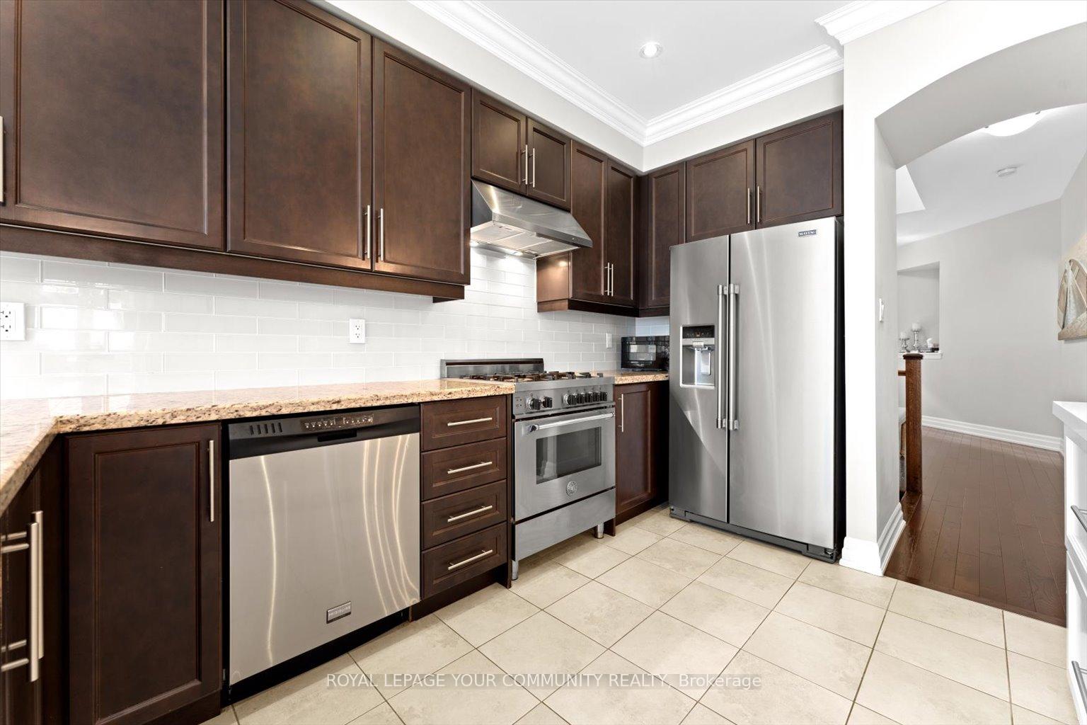 Photo 30 of 43 Robert Berry Crescent, King, King City — HOMEH