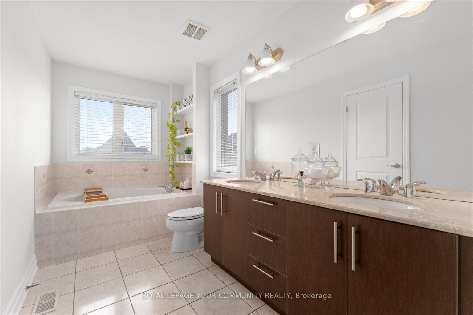 Photo 14 of 43 Robert Berry Crescent, King, King City — HOMEH