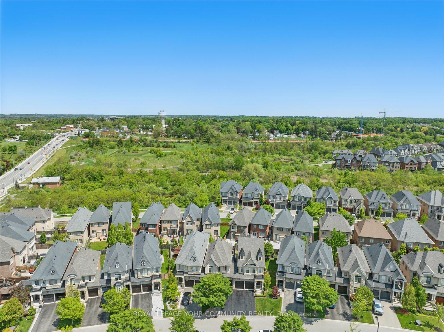 Photo 33 of 43 Robert Berry Crescent, King, King City — HOMEH