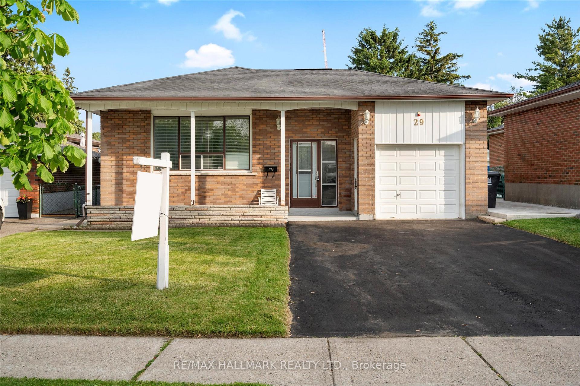 Photo 1 of 29 Chipper Crescent, Scarborough, Eglinton East — HOMEH