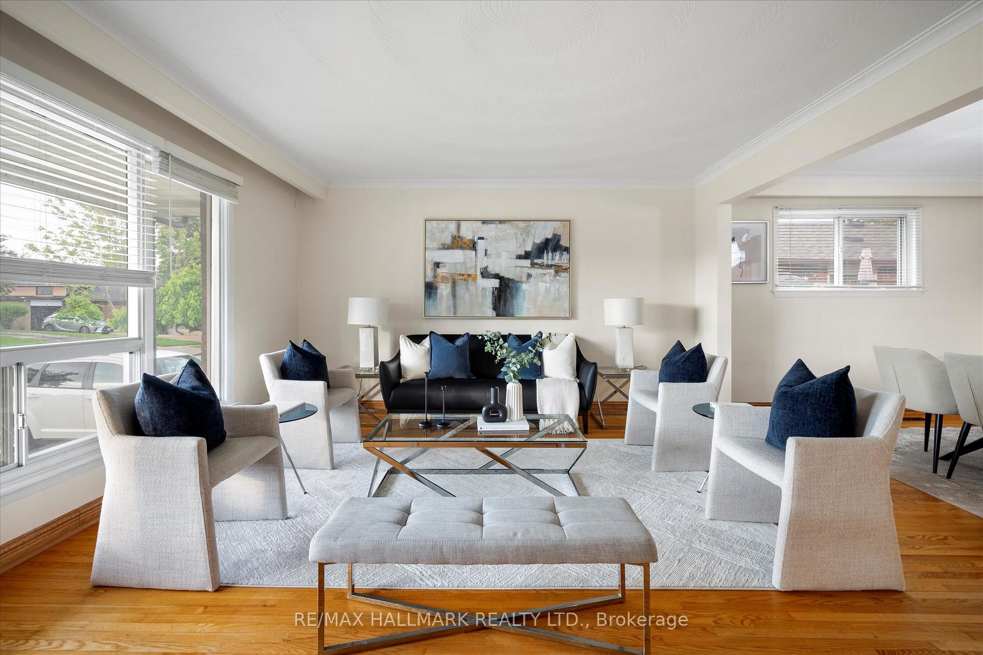 Photo 3 of 29 Chipper Crescent, Scarborough, Eglinton East — HOMEH