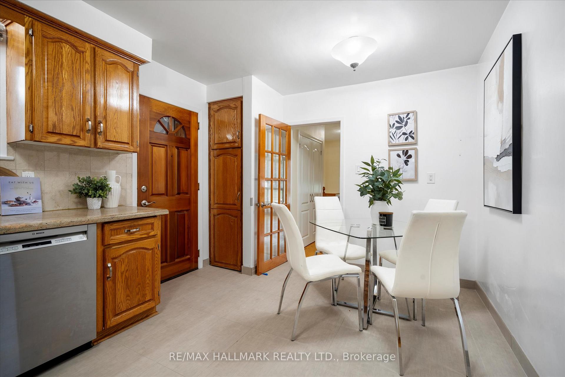 Photo 8 of 29 Chipper Crescent, Scarborough, Eglinton East — HOMEH