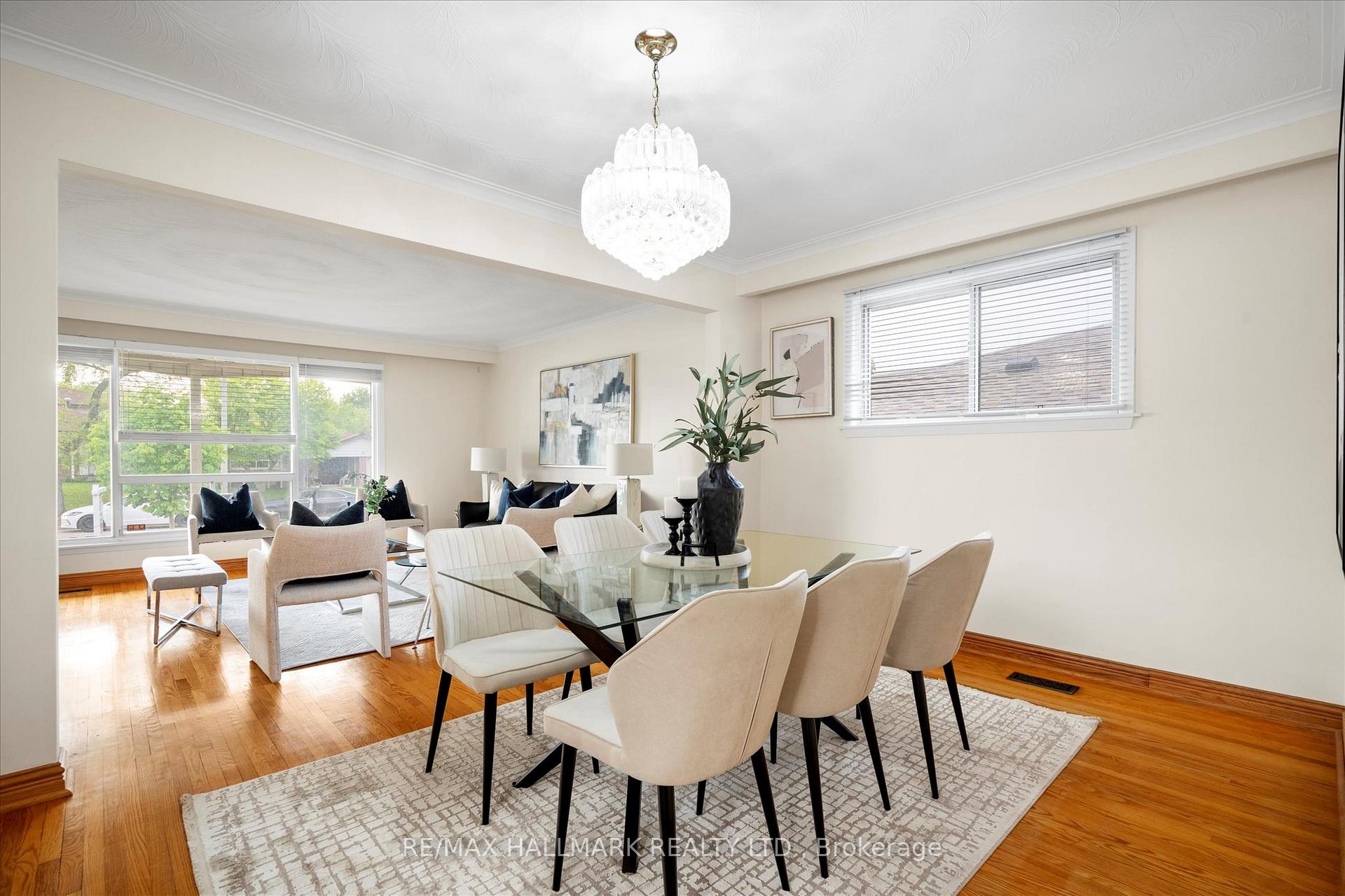 Photo 10 of 29 Chipper Crescent, Scarborough, Eglinton East — HOMEH