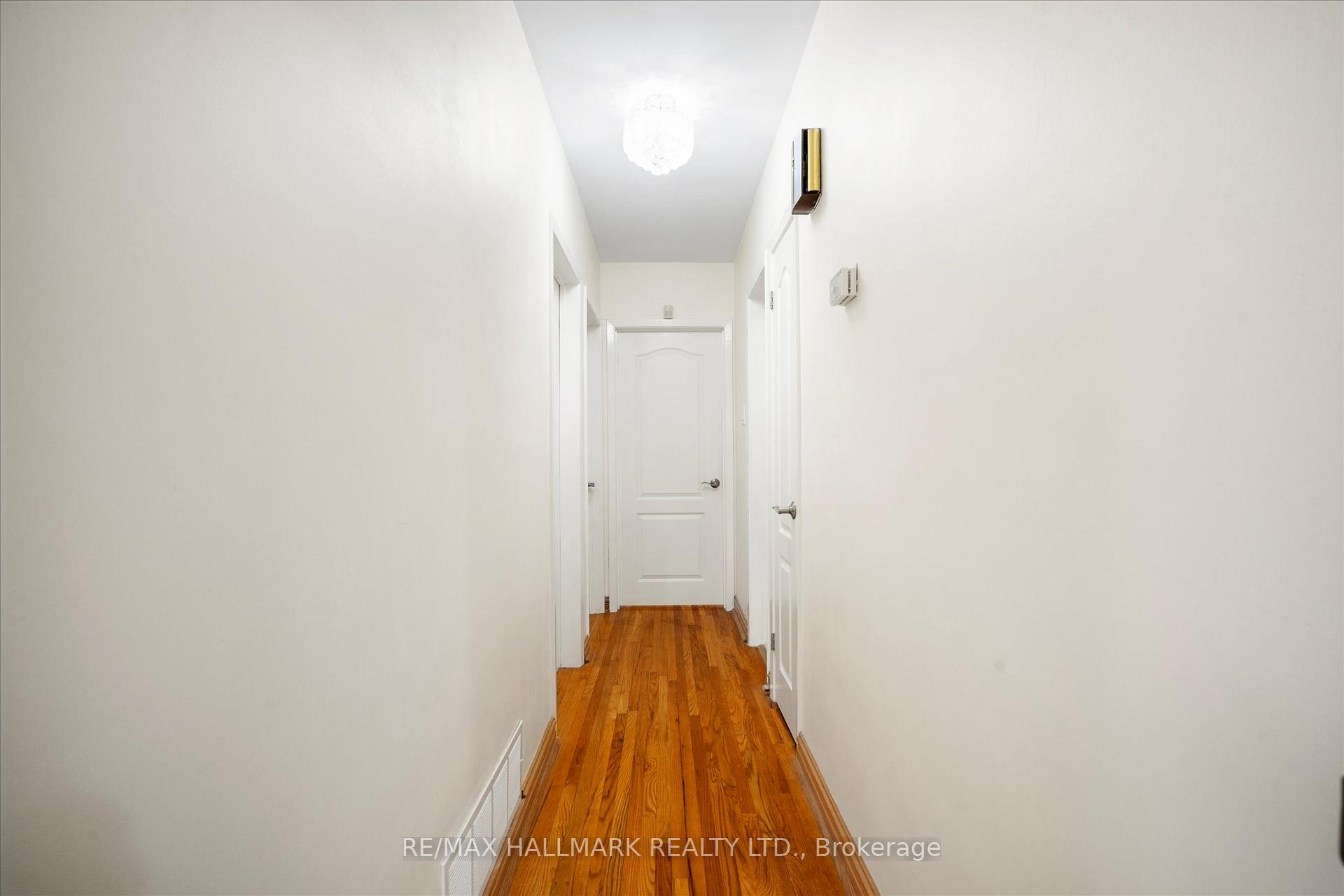 Photo 11 of 29 Chipper Crescent, Scarborough, Eglinton East — HOMEH