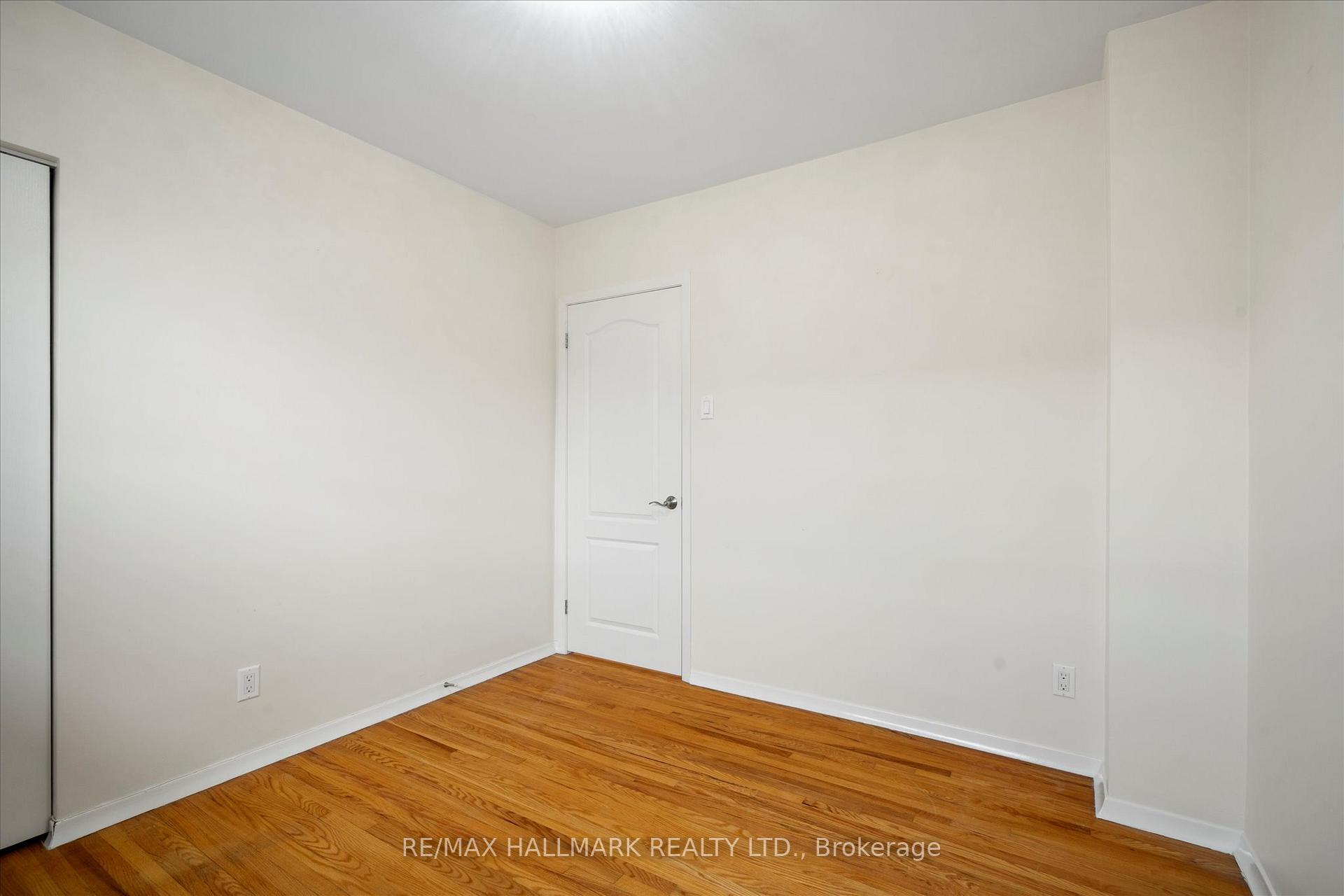 Photo 21 of 29 Chipper Crescent, Scarborough, Eglinton East — HOMEH