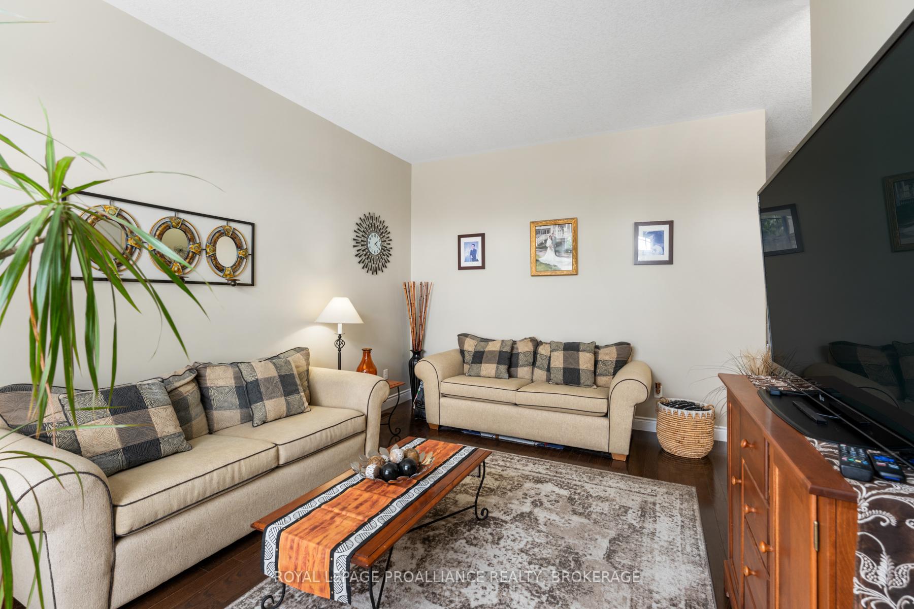 Photo 5 of 1263 Lisbon Place, Kingston, City Northwest — HOMEH