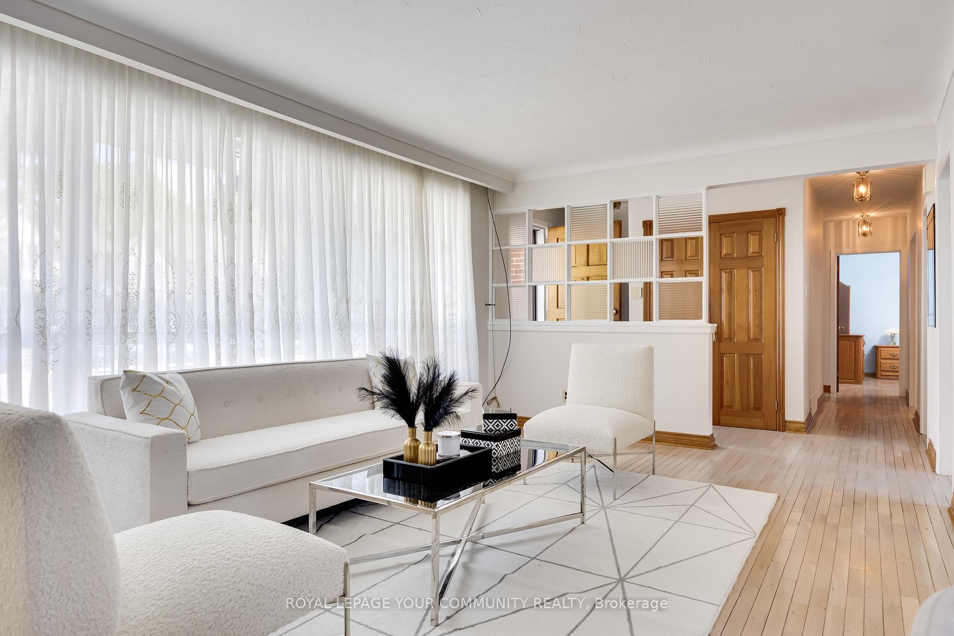 Photo 6 of 19 Acme Crescent, Etobicoke, Kingsview Village-The Westway — HOMEH