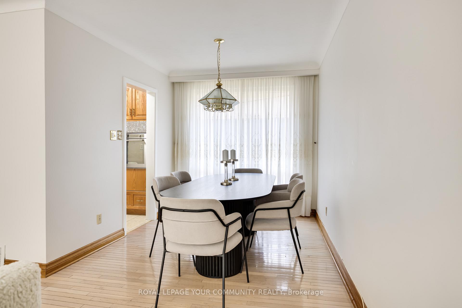 Photo 12 of 19 Acme Crescent, Etobicoke, Kingsview Village-The Westway — HOMEH