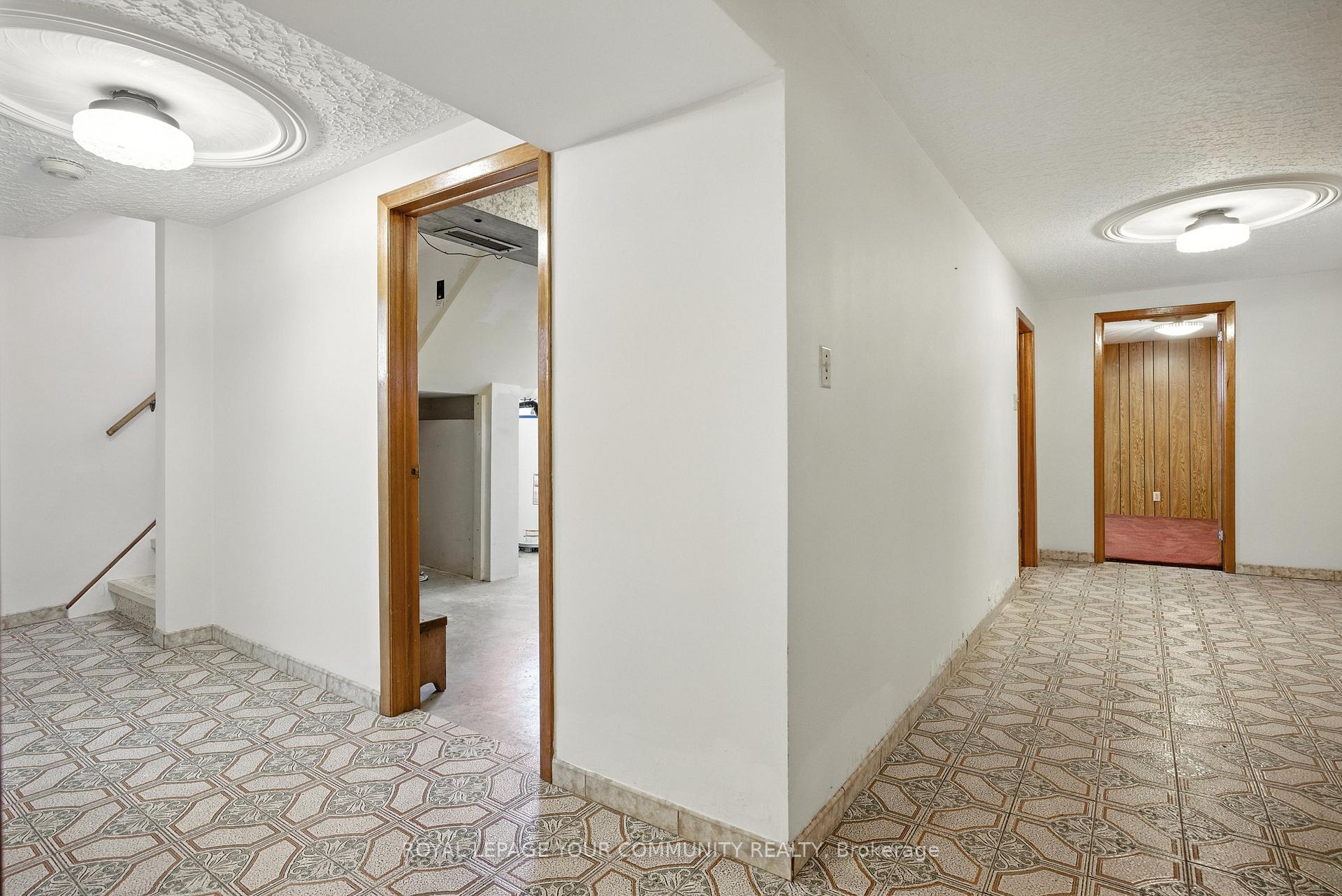 Photo 24 of 19 Acme Crescent, Etobicoke, Kingsview Village-The Westway — HOMEH