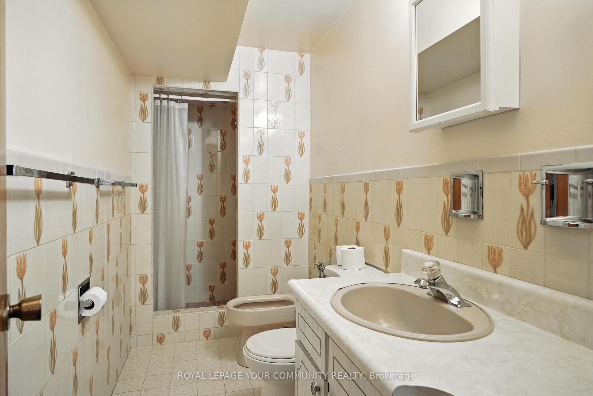 Photo 22 of 19 Acme Crescent, Etobicoke, Kingsview Village-The Westway — HOMEH