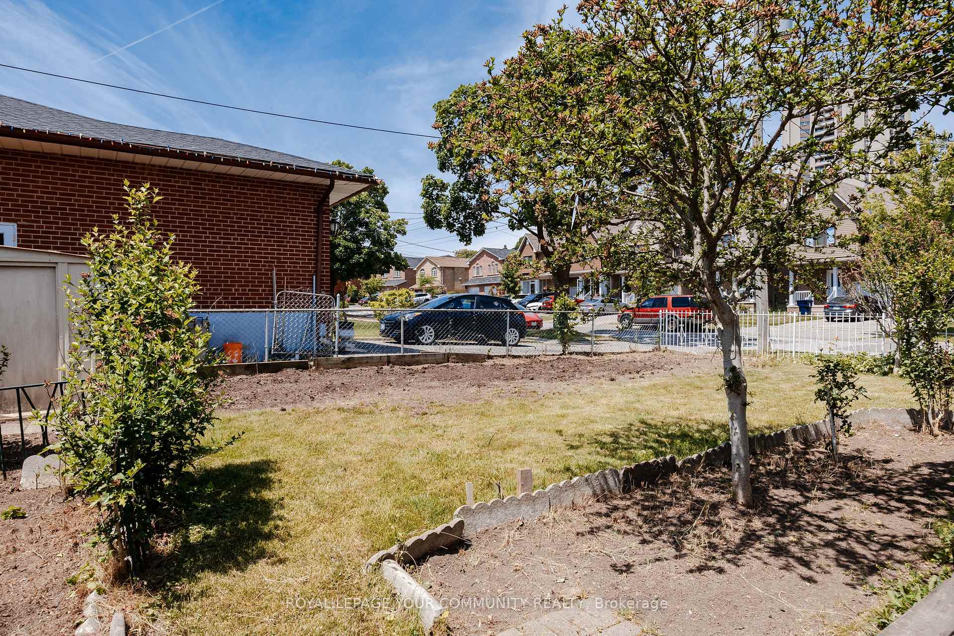 Photo 30 of 19 Acme Crescent, Etobicoke, Kingsview Village-The Westway — HOMEH
