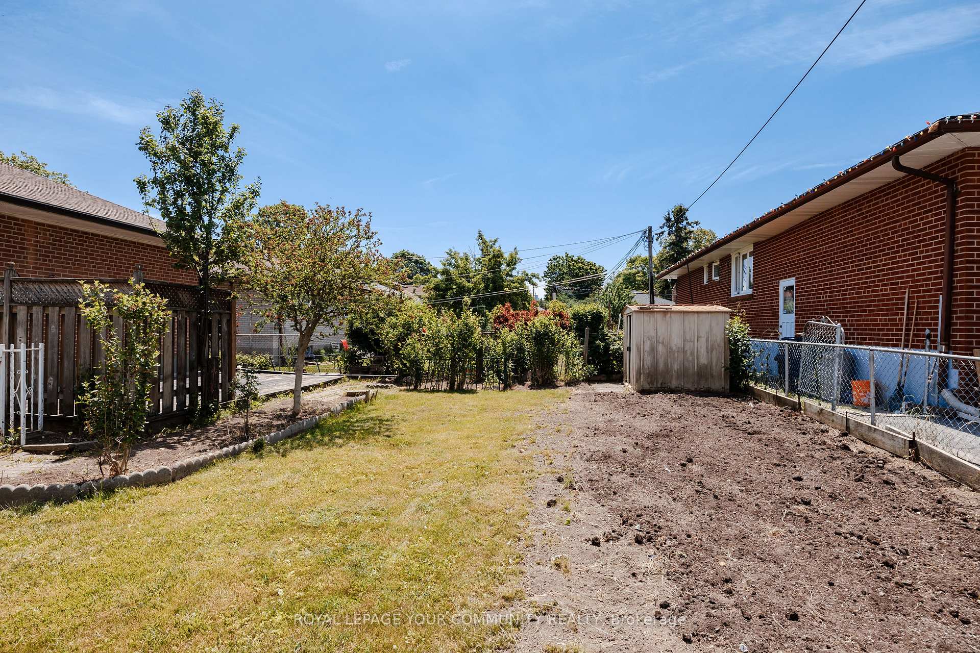 Photo 31 of 19 Acme Crescent, Etobicoke, Kingsview Village-The Westway — HOMEH