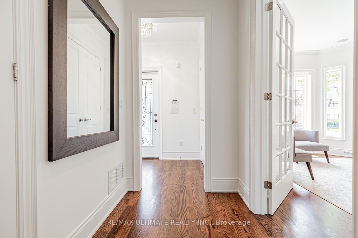 Photo 4 of 54 Burncrest Drive, Toronto, Bedford Park-Nortown — HOMEH