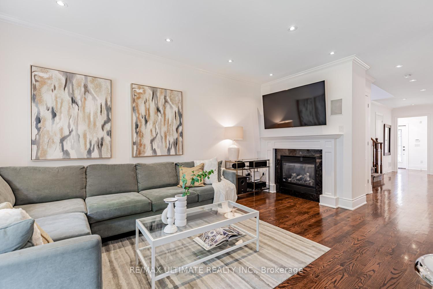Photo 2 of 54 Burncrest Drive, Toronto, Bedford Park-Nortown — HOMEH